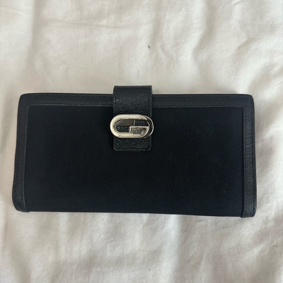 Gucci Handbags - Gucci “G” Black Leather Trim Continental Wallet Authentic Vintage EUC